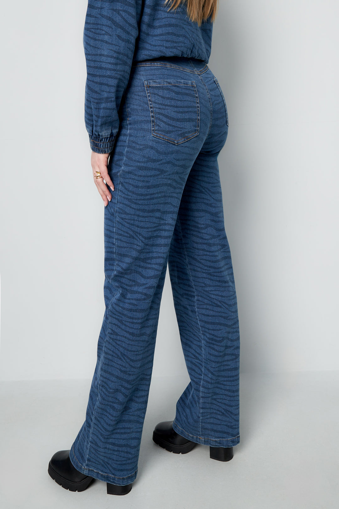 Cotton Woven Women's Straight Leg Denim Pants Medium Indigo Casual